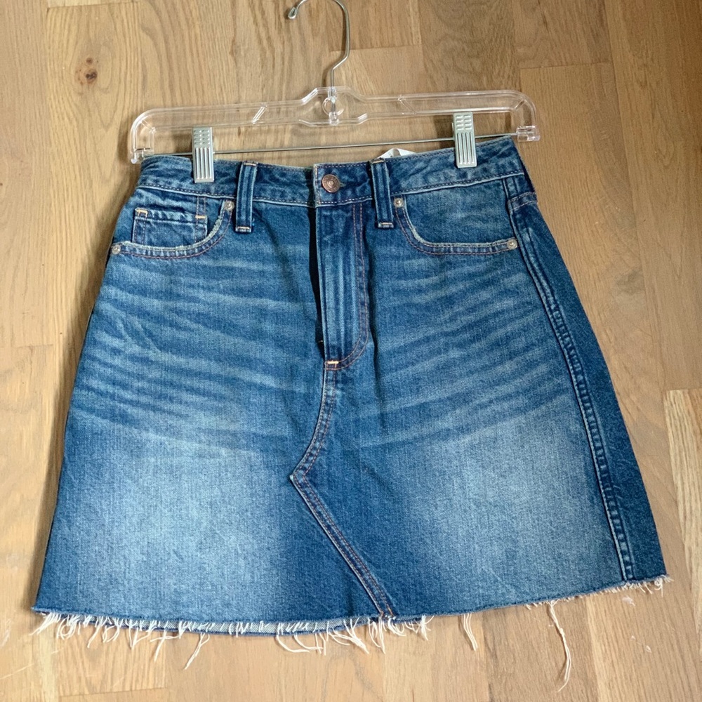 Never worn Abercrombie mini denim skirt